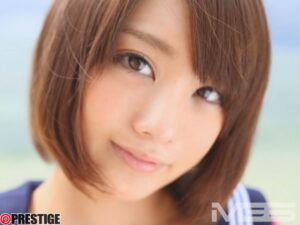 鈴村あいり 日焼け跡クッキリの小麦肌ビキニ美少女 夏の浜辺でヌルヌル3P＆オイルソロプレイ