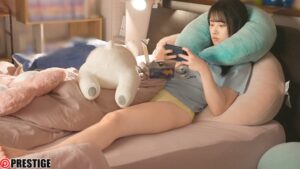 中森ななみが姉の彼氏を寝取る背徳感。だらしないニート妹のギャップとエロがたまらない